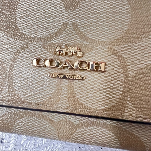 FLAP WALLET IN SIGNATURE CANVAS (COACH F32484) - Picture 4 of 11